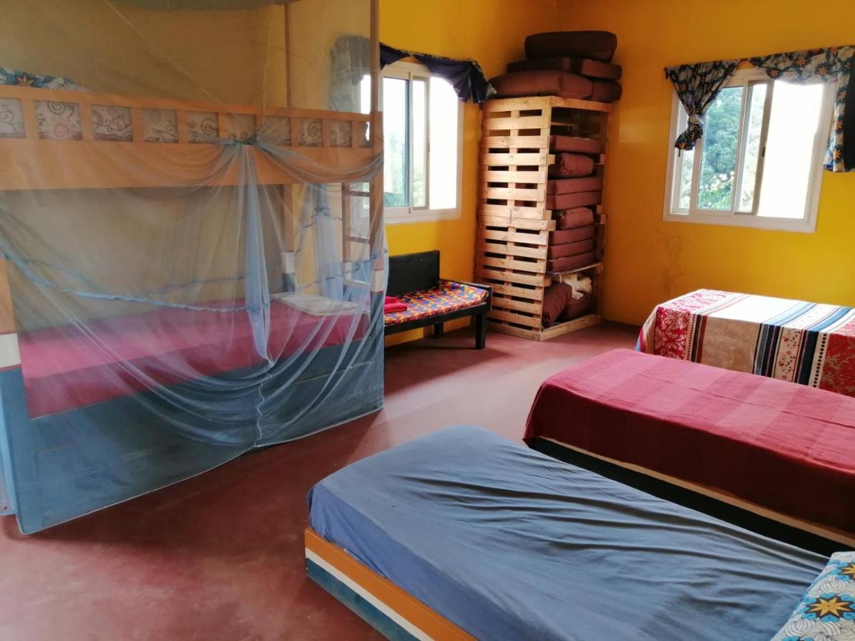 Begue Pokai Hostel Toubab Dialaw Ngoại thất bức ảnh