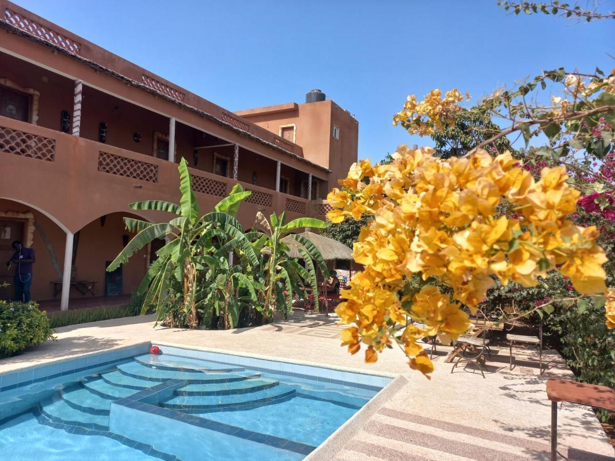 Begue Pokai Hostel Toubab Dialaw Ngoại thất bức ảnh