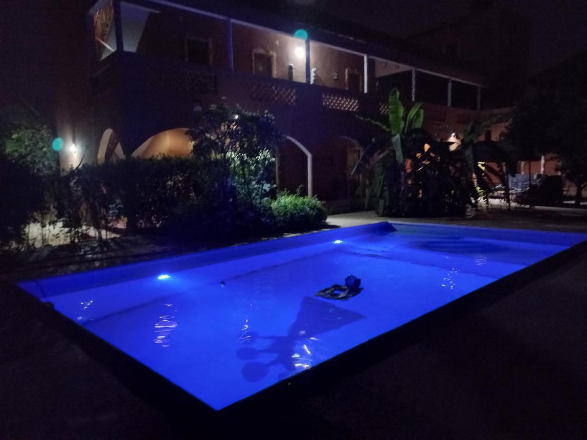 Begue Pokai Hostel Toubab Dialaw Ngoại thất bức ảnh