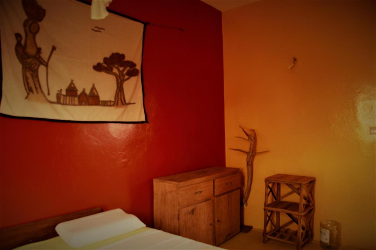 Begue Pokai Hostel Toubab Dialaw Ngoại thất bức ảnh