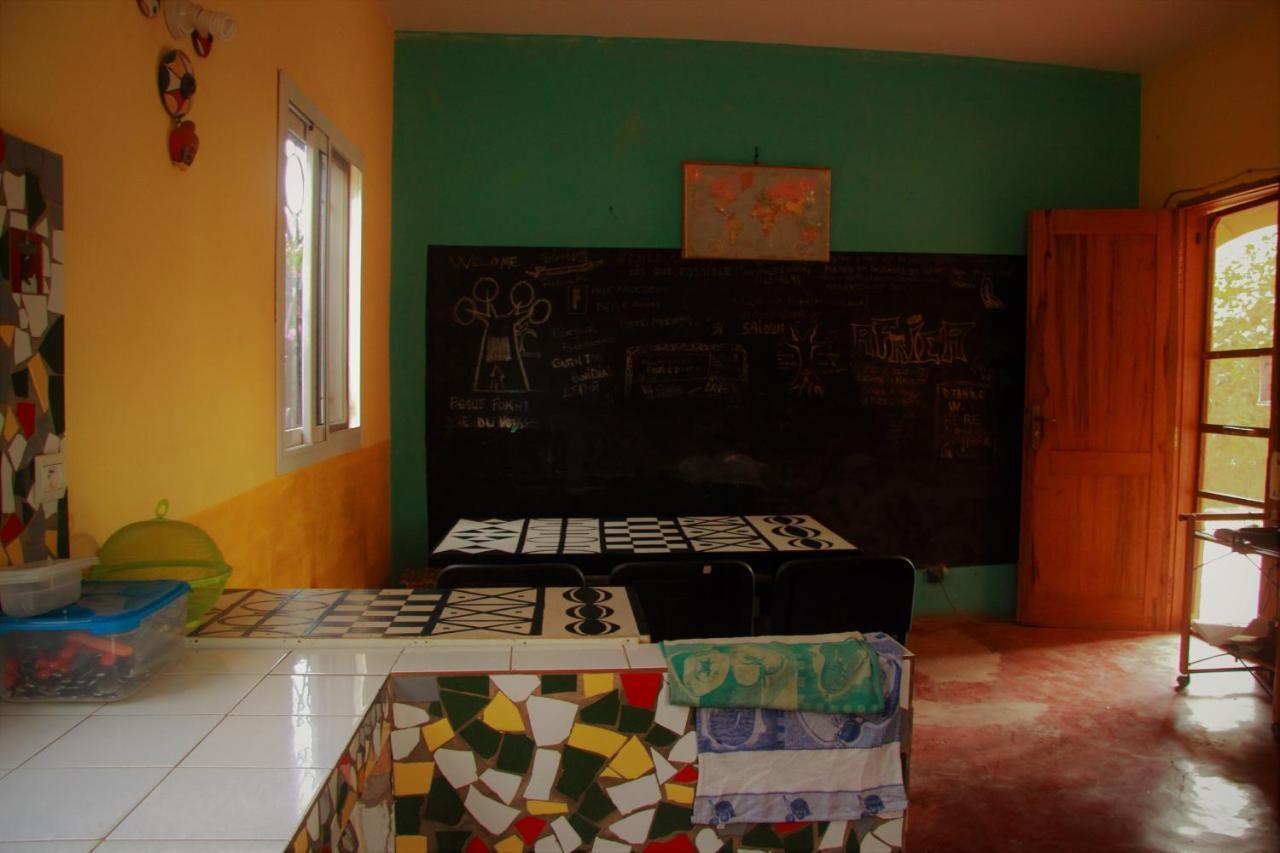 Begue Pokai Hostel Toubab Dialaw Ngoại thất bức ảnh