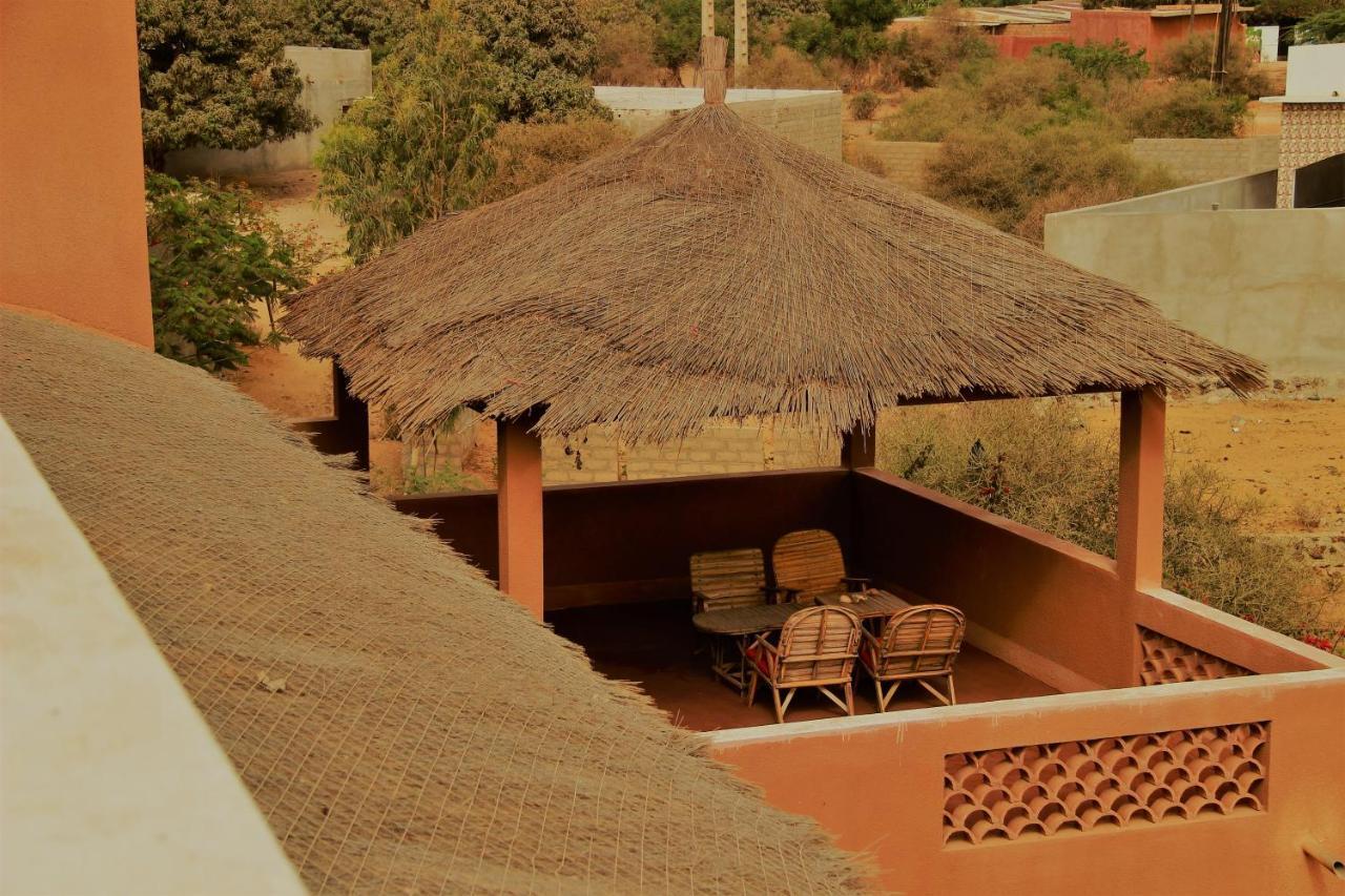 Begue Pokai Hostel Toubab Dialaw Ngoại thất bức ảnh
