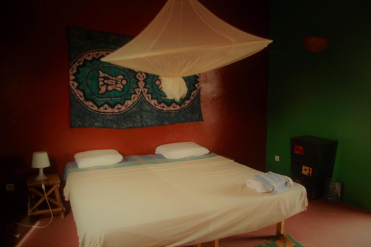 Begue Pokai Hostel Toubab Dialaw Ngoại thất bức ảnh