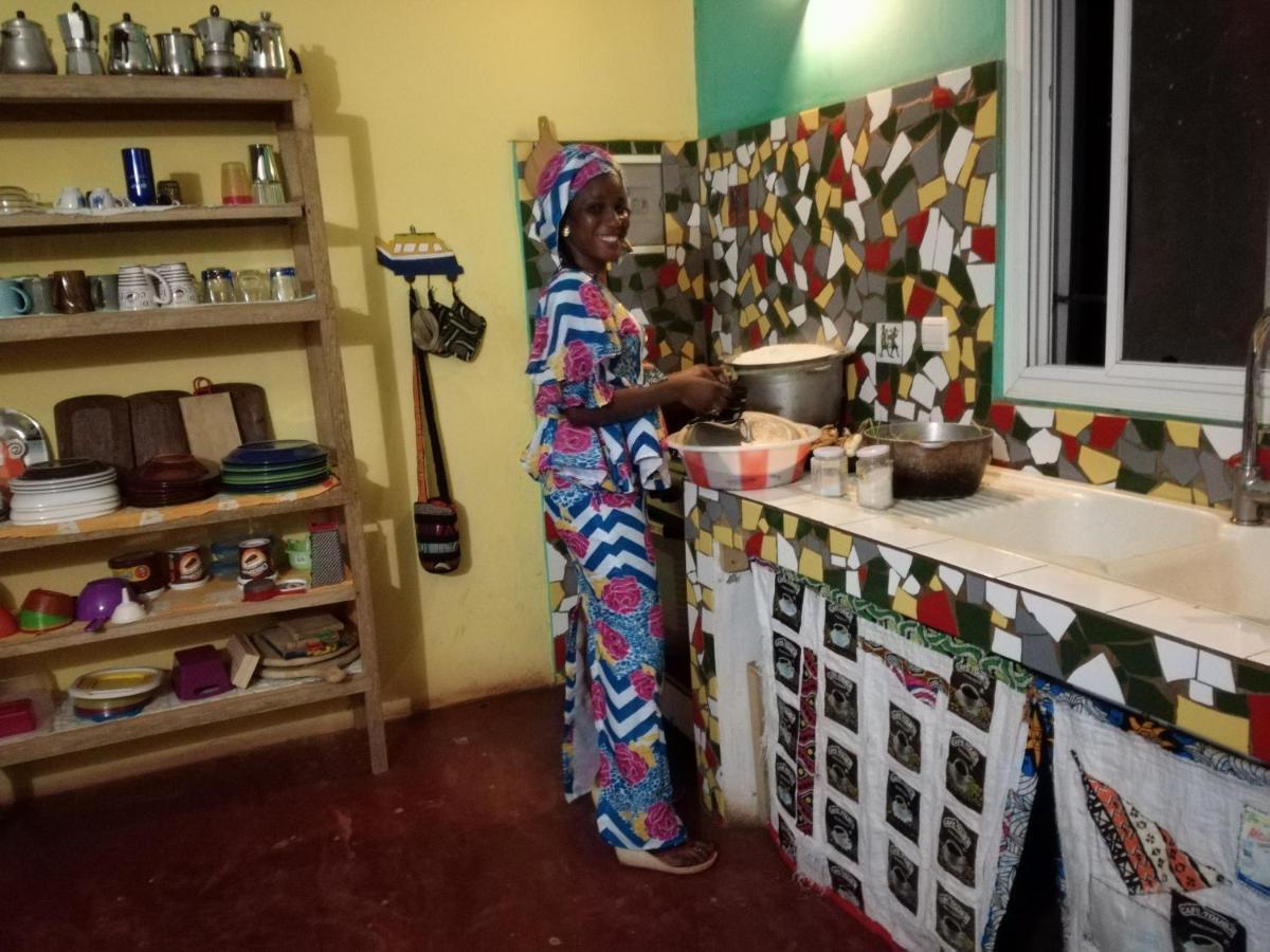 Begue Pokai Hostel Toubab Dialaw Ngoại thất bức ảnh