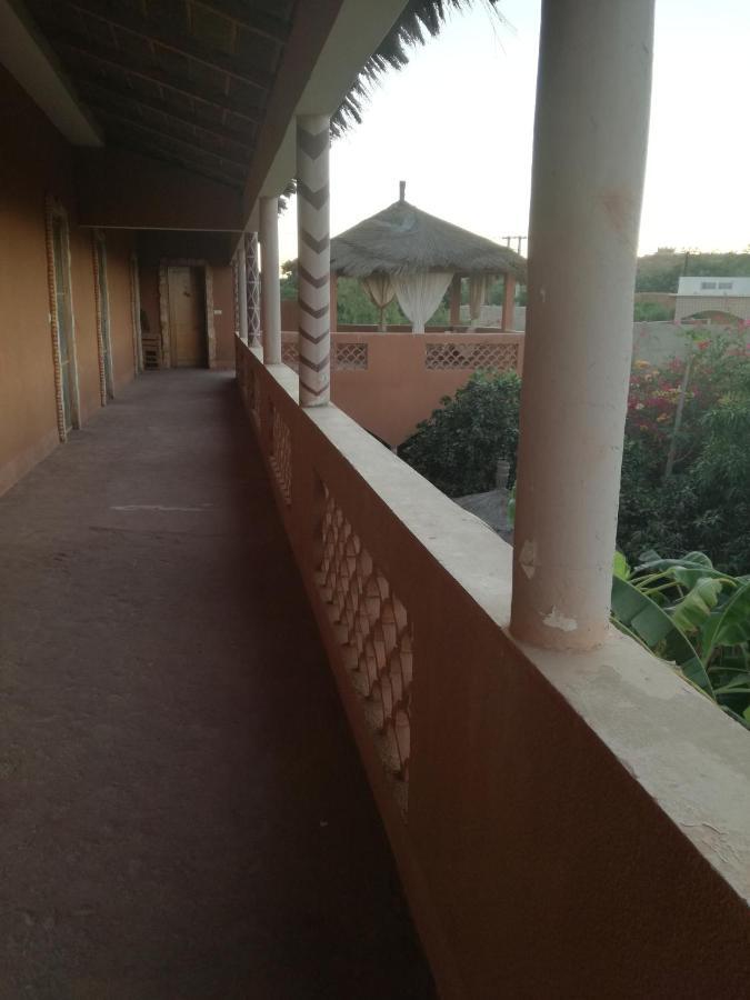 Begue Pokai Hostel Toubab Dialaw Ngoại thất bức ảnh